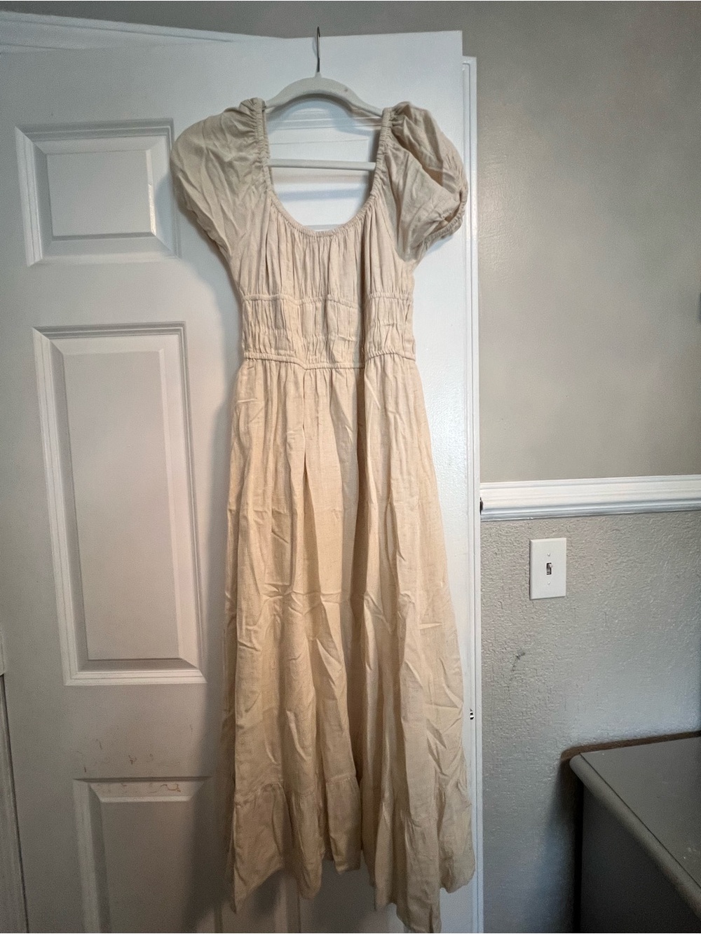 Light Cream Puff Sleeve Maxi Dress